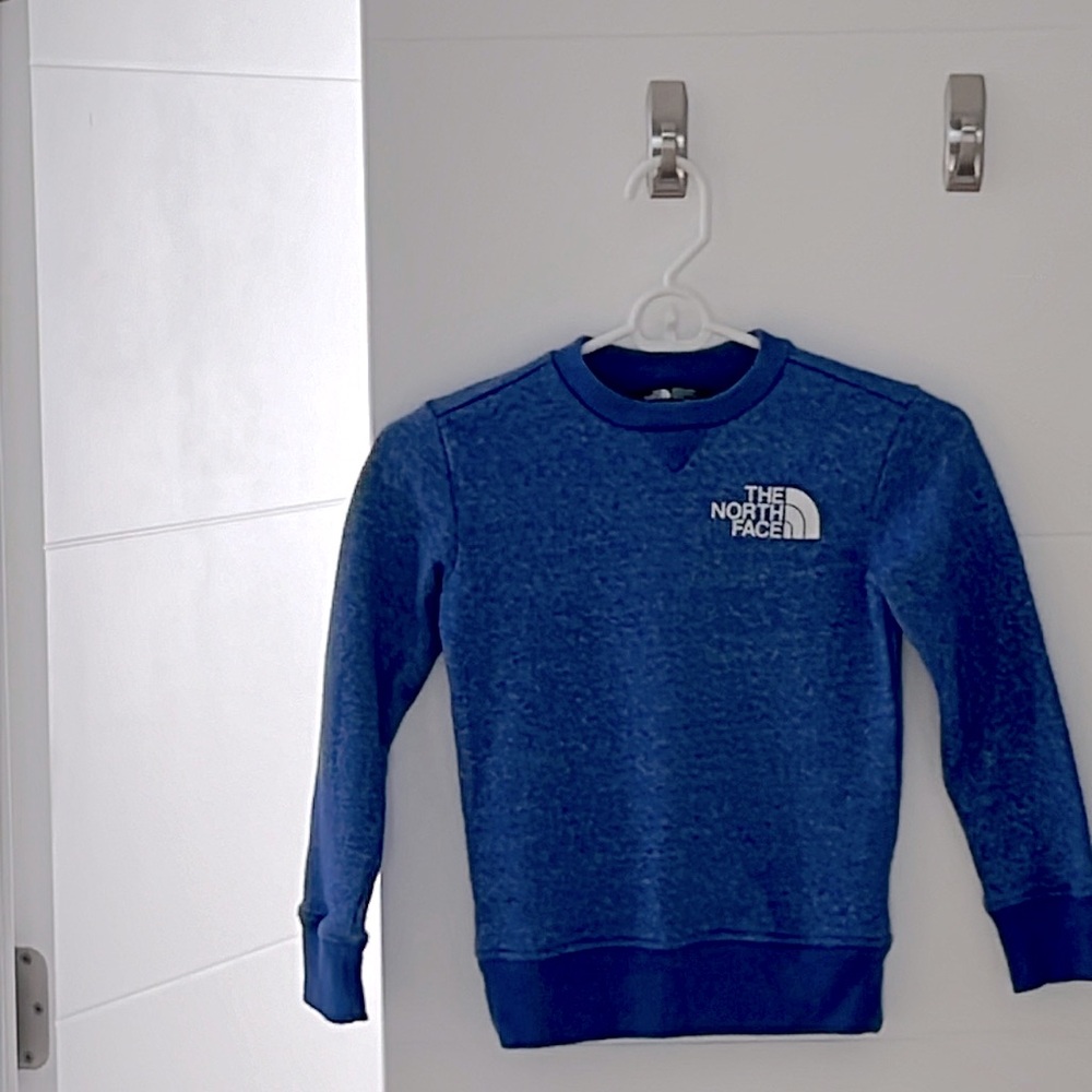 EUC girls North Face sweatshirt